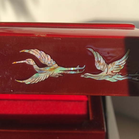 🎉HP🎉 VNTG Jewelry Box MOP Inlaid Birds and Flowers. - Picture 9 of 11